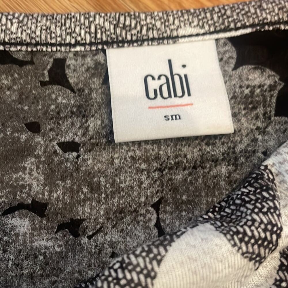 CAbi Sleeveless semi sheer Floral longer length Top size small - Picture 4 of 7